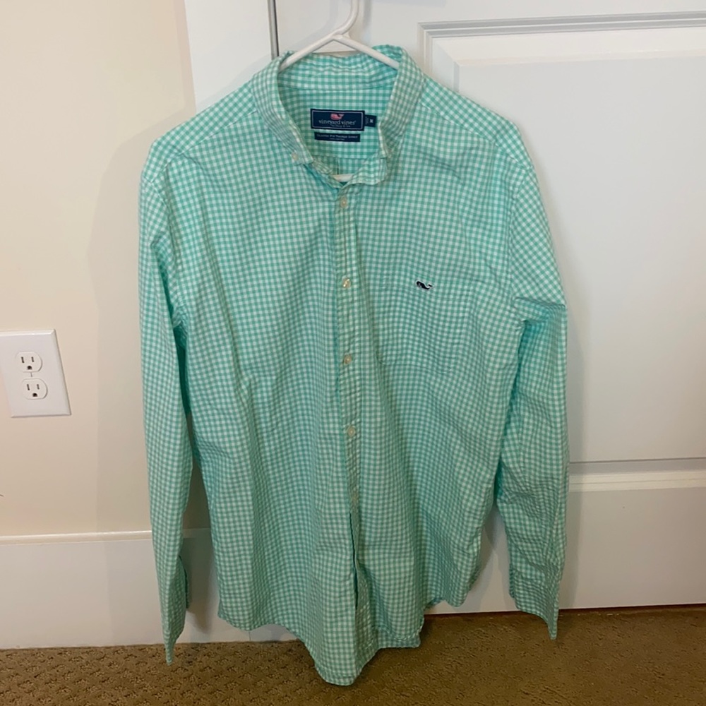 Vineyard vines green button down size M
